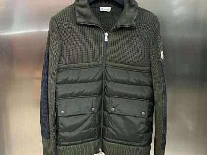 Hypeunique Moncler 23FW Solid Articulated Zipper Double Pocket Jacket Down Black And Army Green