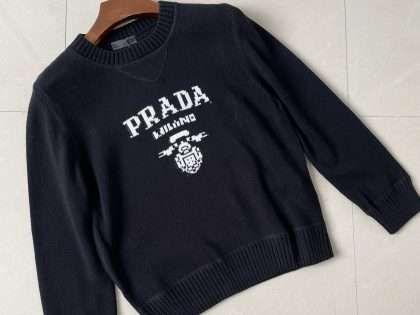 Hypeunique Prada Prada Fall And Winter New-Letter Jacquard Round Neck Sweater For Unisex Black White And Red